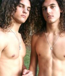 Twins 5bb16ce255fbc.jpg