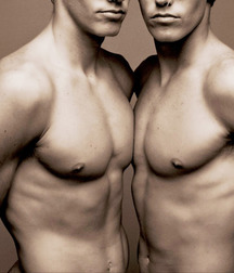 Twins 5bb16ce8b20a8.jpg