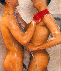 Shower Boys 5bb9443bee334.jpg