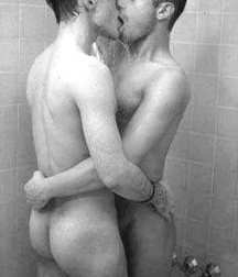 Shower Boys 5bb944404aebd.jpg