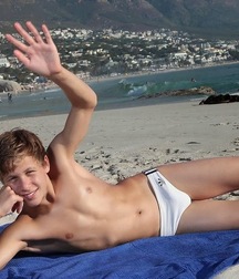 Boys Boys 5bbd2137187dd.jpg