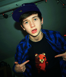 Gift Boys 5be795b4df090.gif