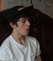 Gift Boys 5be795b6432c9.gif