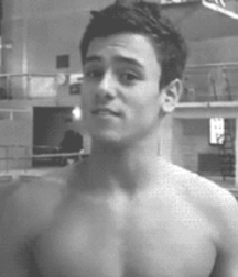 Gift Boys 5be795c80cb44.gif