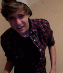 Gift Boys 5be795d71d80b.gif