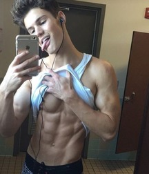 Mirror Boys 5bf208c27dae0.jpg