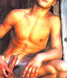Eastern Boys 5c3d54a6590c0.jpg