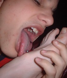 Boys Feet 5c80704bc3e2a.jpg