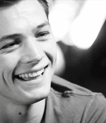 Taron Egerton 5cda167f76dfd.gif