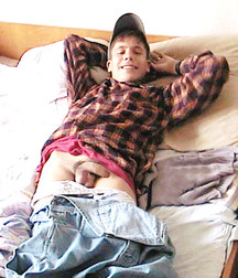 Boys In Bed 5d902be5cd02b.jpg