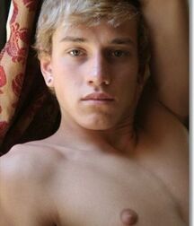 Wonder Boys Twink Tube 611b614c005a8.jpg