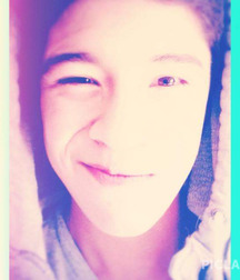 SELFIE BOY18 56e94aaeedc97.jpg