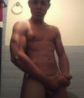 POSE BOY 56eb0fc9c6e2d.jpg