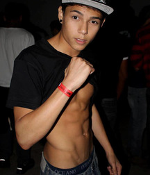 SEXY BOYS 26 571fe55bcd48e.jpg