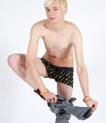 Nash Platinum Blonde Russian Boy 59963ba30fbd6.jpg