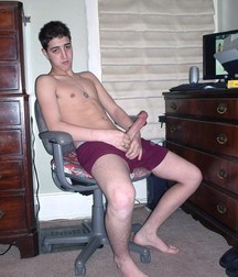 chicos con pene grande 5c5b30f747cf5.jpg