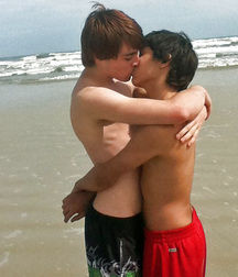 Chicos besando 5c5ccbe176277.jpg