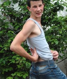 EB - Benjamin Daniels Gay Tube 5f8aa7cd3e91e.jpg