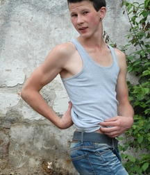 EB - Benjamin Daniels Gay Tube 5f8aa7e1a6ade.jpg
