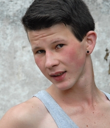 EB - Benjamin Daniels Gay Tube 5f8aa7f3857ba.jpg