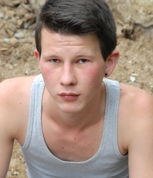 EB - Benjamin Daniels Gay Tube 5f8aa805200bd.jpg