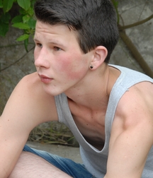 EB - Benjamin Daniels Gay Tube 5f8aa8500e82e.jpg