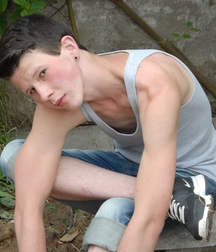 EB - Benjamin Daniels Gay Tube 5f8aa863a20b6.jpg