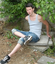 EB - Benjamin Daniels Gay Tube 5f8aa88b0aae0.jpg
