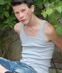 EB - Benjamin Daniels Gay Tube 5f8aa89d63cc3.jpg