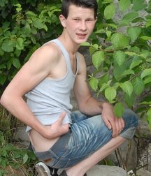 EB - Benjamin Daniels Gay Tube 5f8aa8dae89a6.jpg
