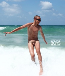 Abby (Sea Fun) 5c4ea88baf916.jpg