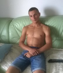 Muscle and sexy Polish teen boys 584ff8bd670ea.jpg
