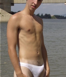 Twinks In Speedos 5acdb4cbab836.jpg