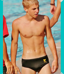 Twinks In Speedos 5acdb5a6e8d02.jpg