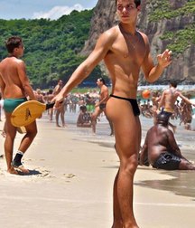 Twinks In Speedos 5acdb5a8cf275.jpg