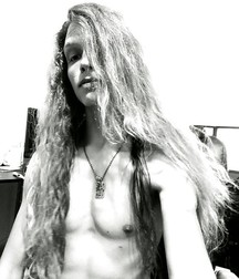 Hot Long Hairs 5adcc66275351.jpg