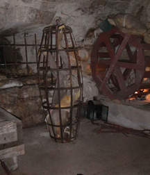 Slave Dungeon 5bd611f08600a.jpg
