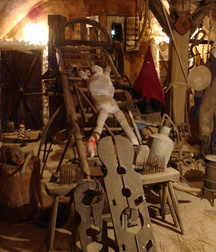 Slave Dungeon 5bd611fb70d51.jpg