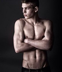 Hot Shirtless Boys 5df8104d0f97f.jpg