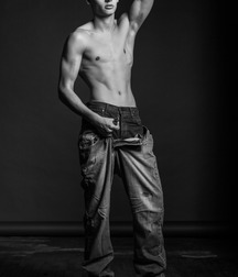 Please shirtless keep a distance! 5f19fd85b2e60.jpg