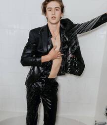 Cute Boys In Black Twink Tube 61d0a23dc6aec.jpg