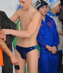 Swimmers 03 56b7b425345f1.jpg