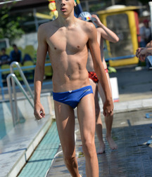 Swimmers 05 56b95e0097673.jpg