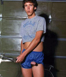 More bulges, butts and boners 597dceec86f69.jpg