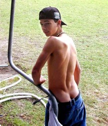 I'd tap that ass! 59e749fa0854f.jpg