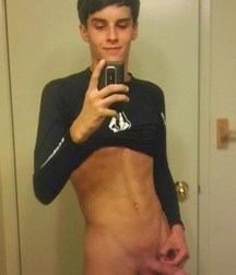 Hung Dudes 2 5a25384de9573.jpg