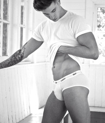 Hot guys -- no nudes 5a8979d2ebf6d.jpg