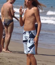 long haired guys 5acd9747abcf6.jpg