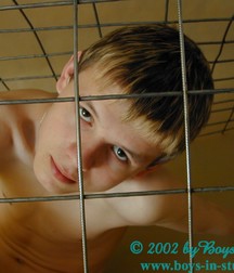 LOCK UP 2 578e7d56bca15.jpg