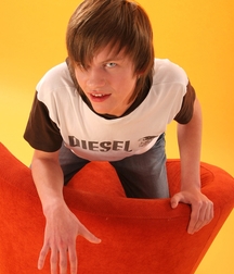 BOY MODEL 587a55bf2a732.jpg